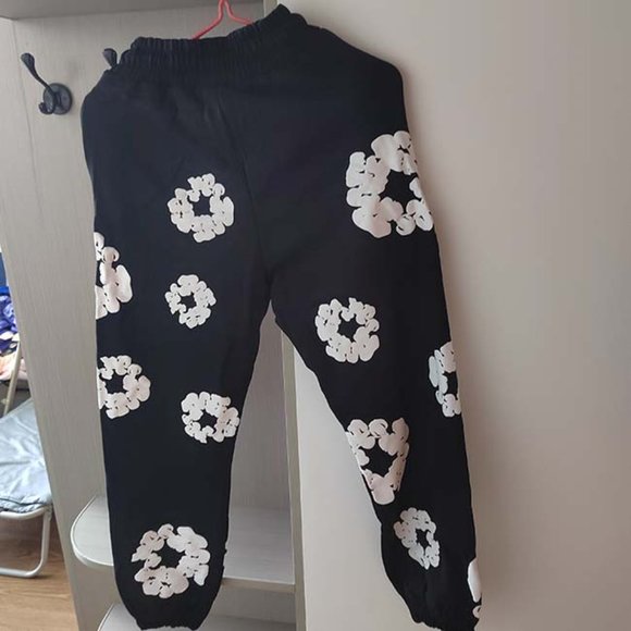 Denim Tears Wreath Foam Print Black Sweatpants - Picture 2 of 8